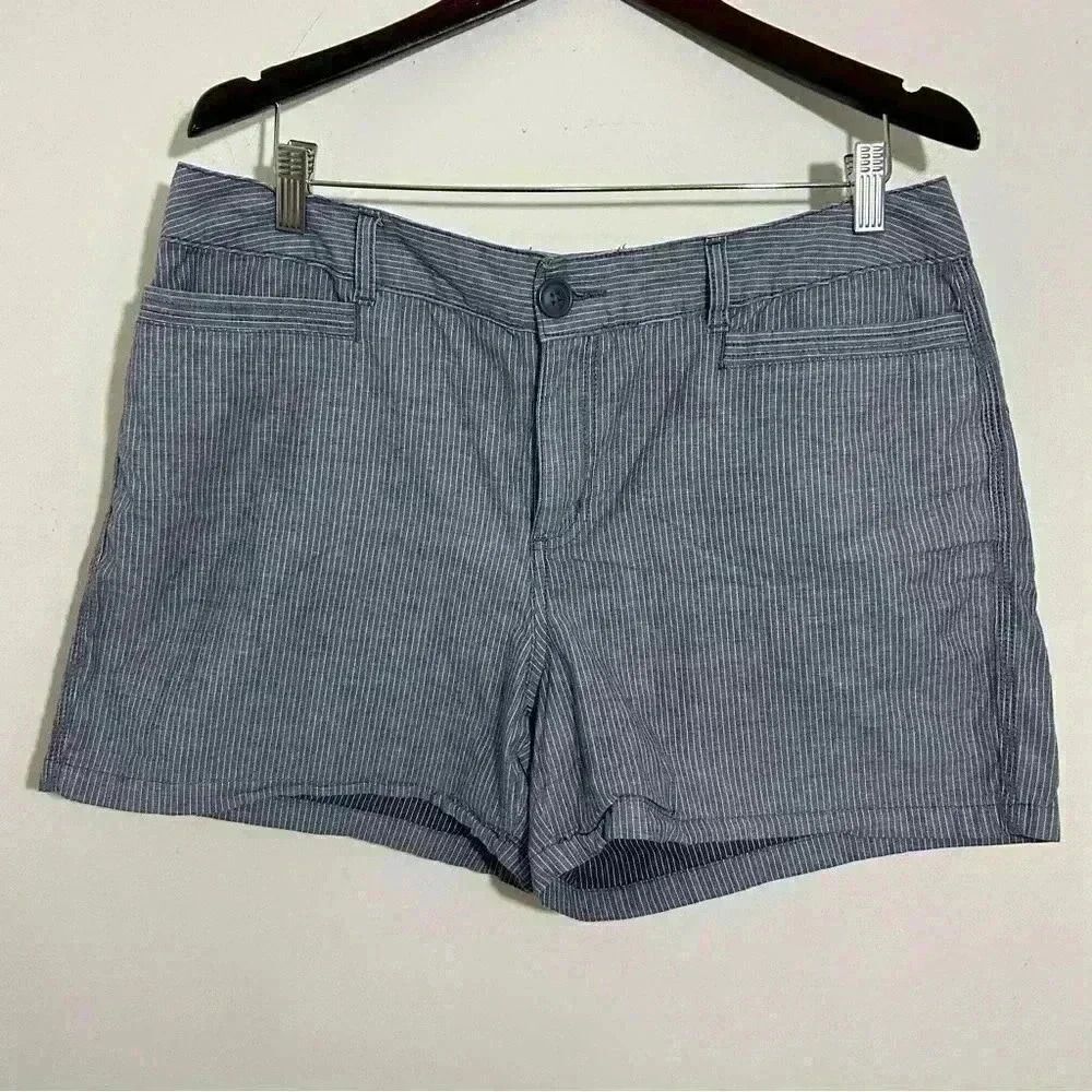 St John's Bay Women's Stripped Shorts Size 14